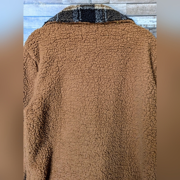 Sunshine & Rodeos Sherpa Teddy Jacket With Plaid Detailing - Picture 13 of 15